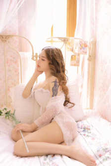 少妇被大黑捧猛烈进出动态图